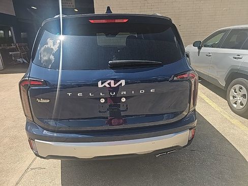Used 2024 Kia Telluride SX image 4