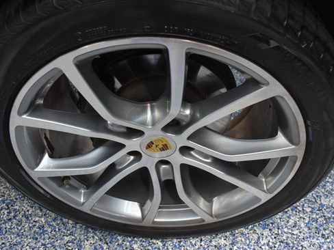 Used 2020 Porsche Cayenne S w/ Premium Package AWD/4WD image 26