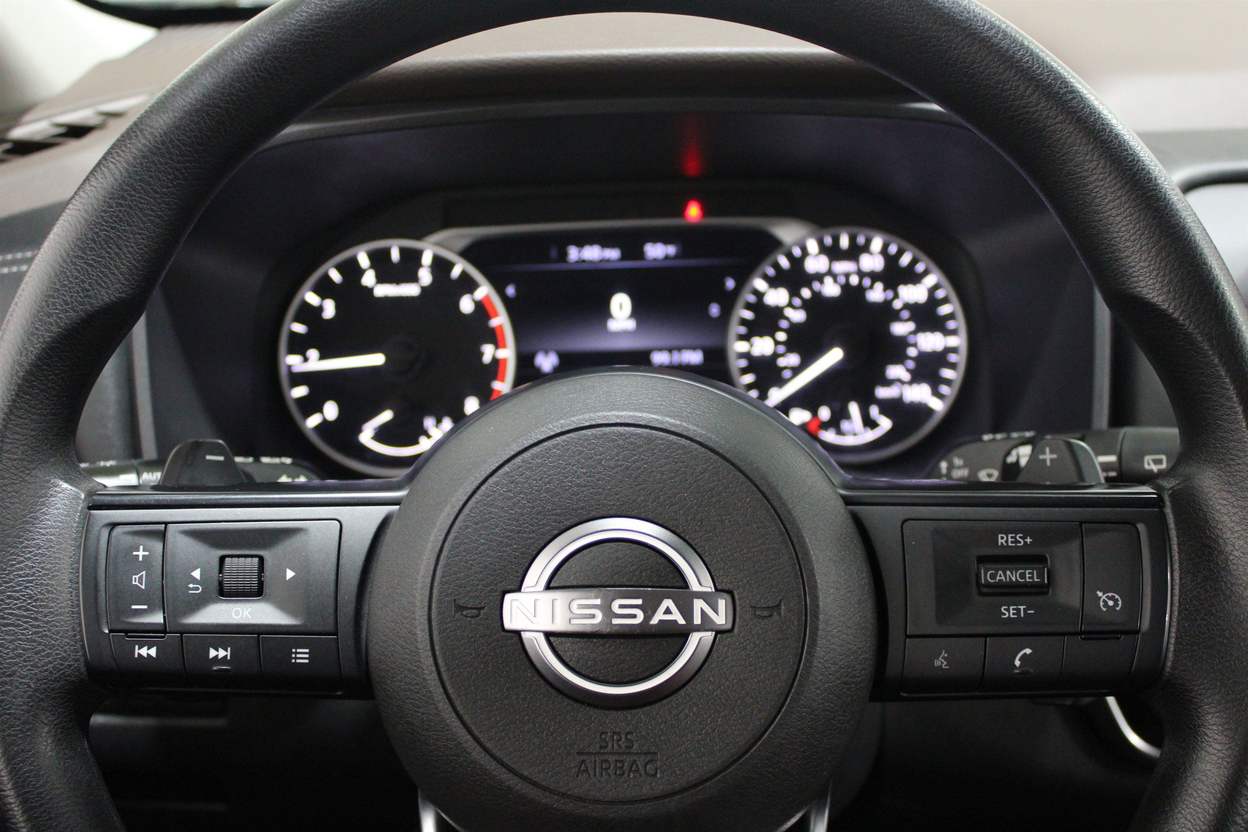 Used 2022 Nissan Rogue S AWD/4WD image 2