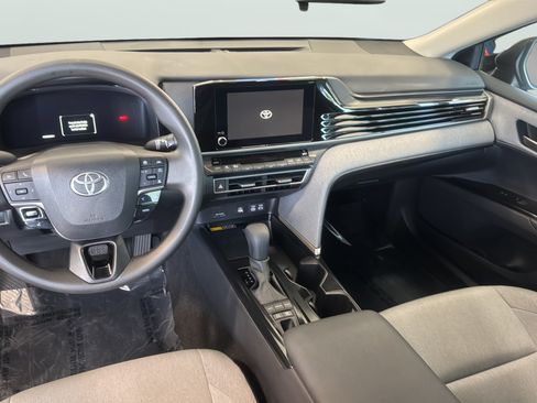 Used 2025 Toyota Camry LE FWD image 14
