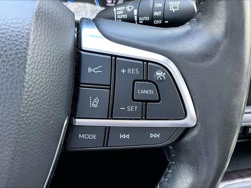 Used 2021 Toyota Highlander Platinum AWD/4WD image 23