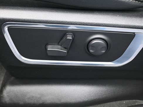 Used 2024 RAM 1500 Laramie image 11