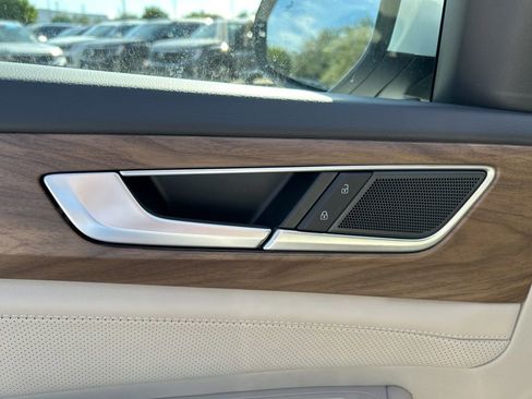 New 2026 Volkswagen Atlas SE image 18