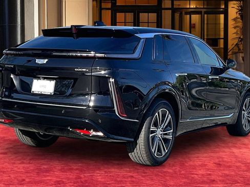 New 2026 Cadillac Lyriq Luxury w/ LPO, Floor Liner Package AWD/4WD image 6