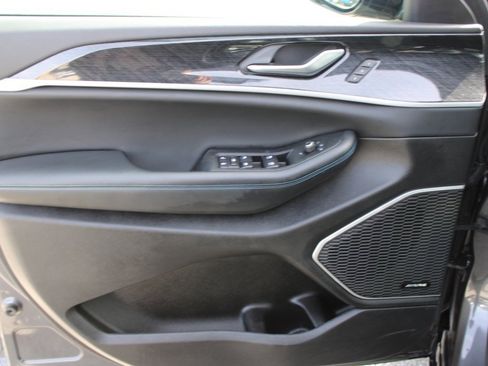 Used 2022 Jeep Grand Cherokee Trailhawk image 10