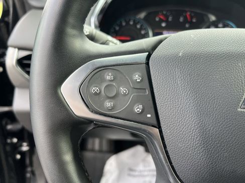Used 2023 Chevrolet Traverse LT image 19