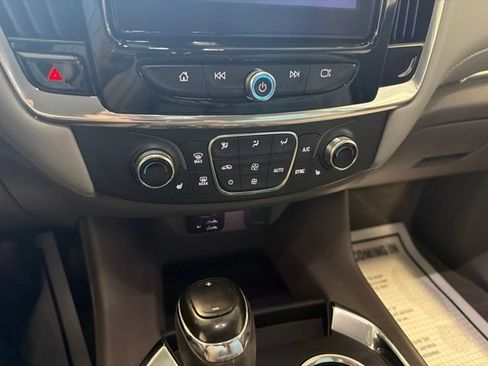 Used 2020 Chevrolet Traverse LT w/ LT Premium Package AWD/4WD image 28
