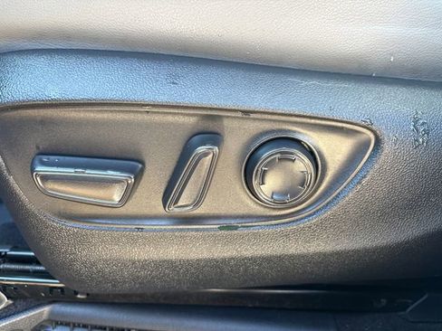 Used 2024 Toyota Sienna XLE image 36