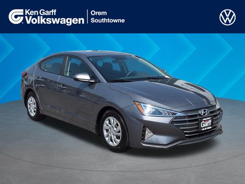 Used 2020 Hyundai Elantra SE w/ Winter Weather Package FWD image 1