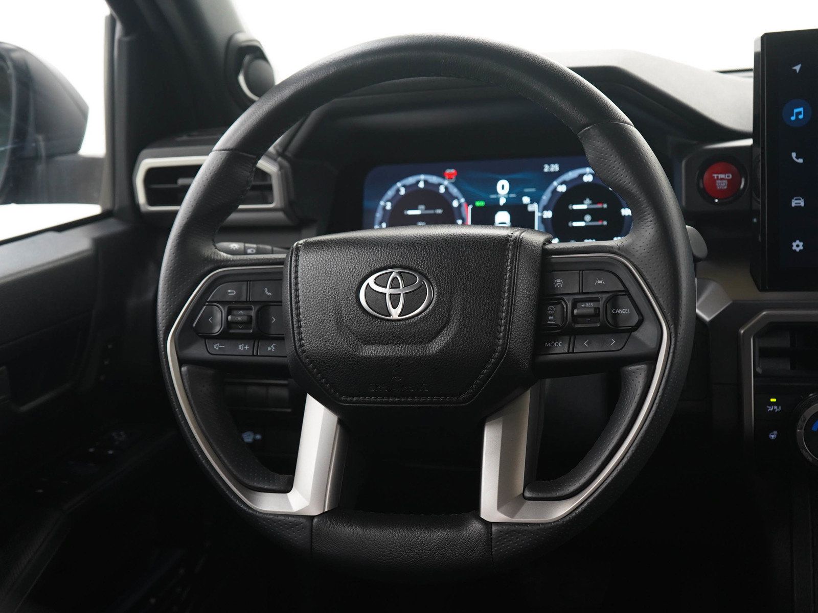 Used 2025 Toyota 4Runner TRD Off-Road Premium w/ Tow Technology Package AWD/4WD image 17