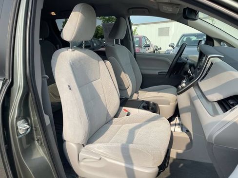 Used 2020 Toyota Sienna LE FWD image 20