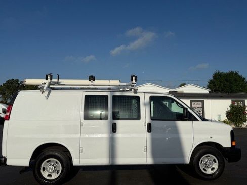 Used 2013 Chevrolet Express 2500 image 5