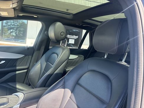 Used 2022 Mercedes-Benz GLC 300 image 3
