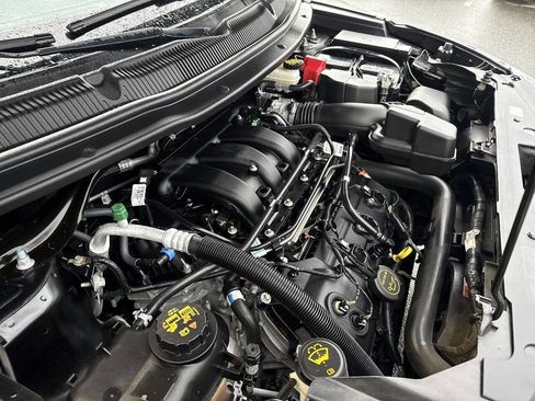 Used 2018 Ford Explorer Limited image 18