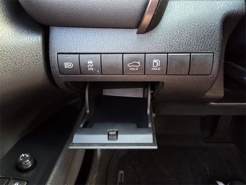 Used 2019 Toyota Camry L image 22