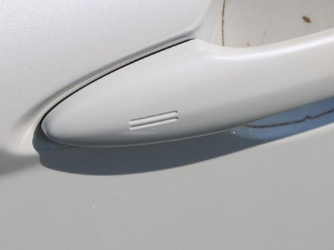 Used 2019 Toyota Camry XSE image 16