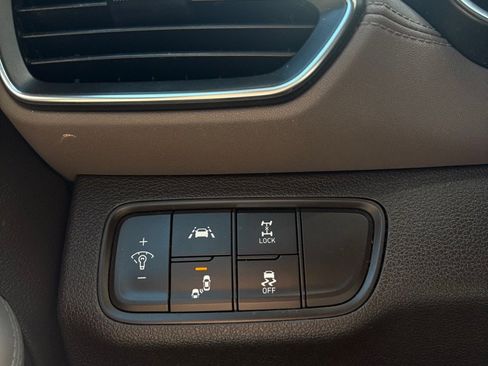 Used 2019 Hyundai Santa Fe SE AWD/4WD image 22