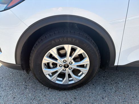 Used 2024 Ford Escape Active FWD image 3