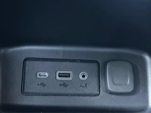 Used 2023 Chevrolet Equinox LT FWD image 30