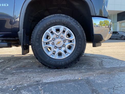 Used 2024 Chevrolet Silverado 2500 LTZ w/ LTZ Plus Package image 12