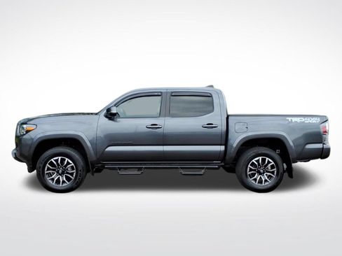 Used 2023 Toyota Tacoma TRD Sport w/ TRD Premium Sport Package AWD/4WD image 3