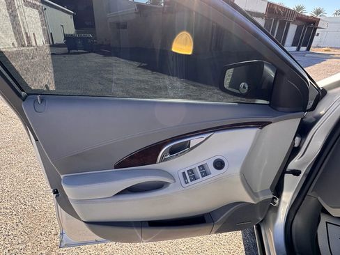 Used 2011 Buick LaCrosse CXS image 13