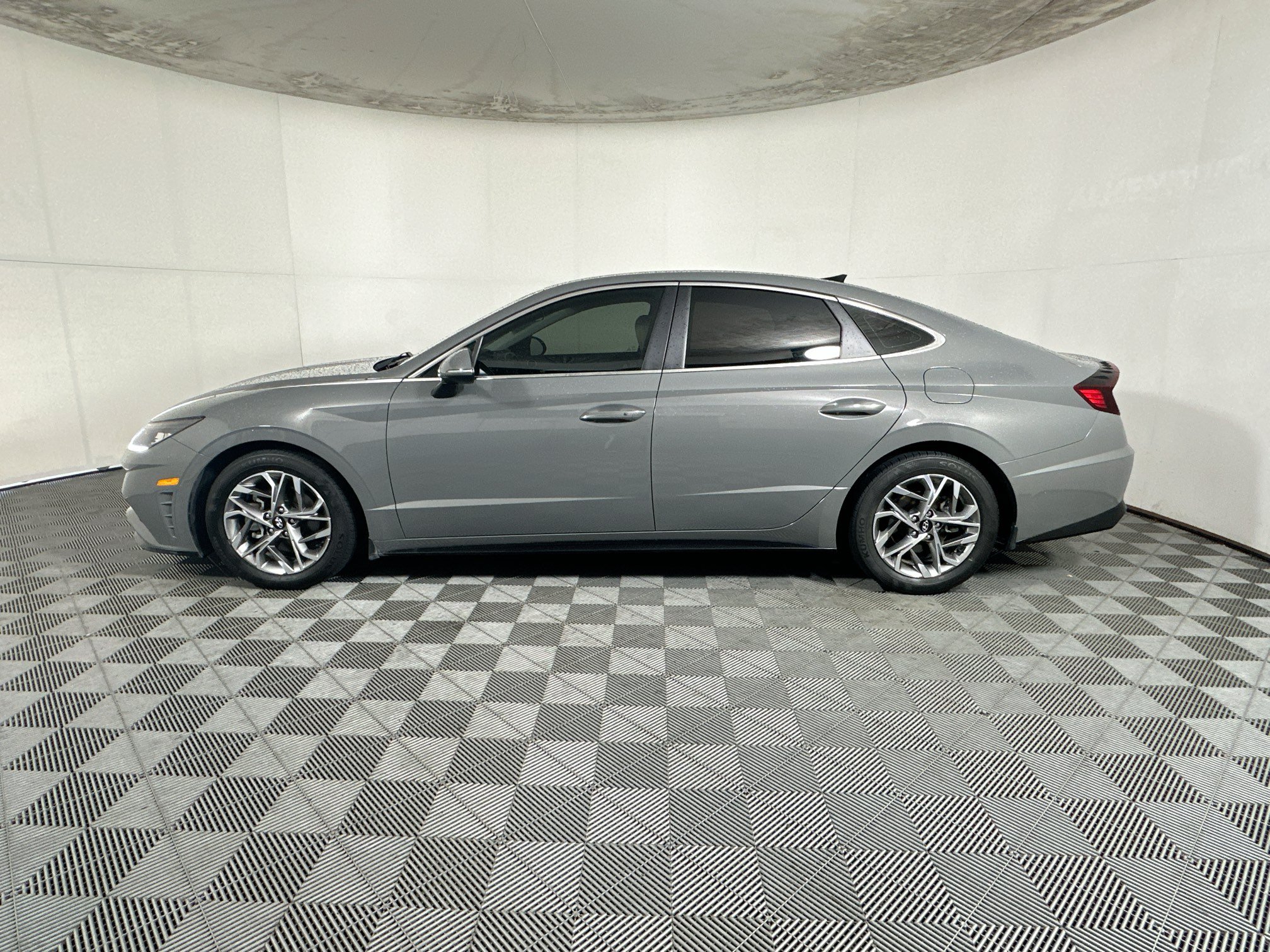 Used 2021 Hyundai Sonata SEL FWD image 6