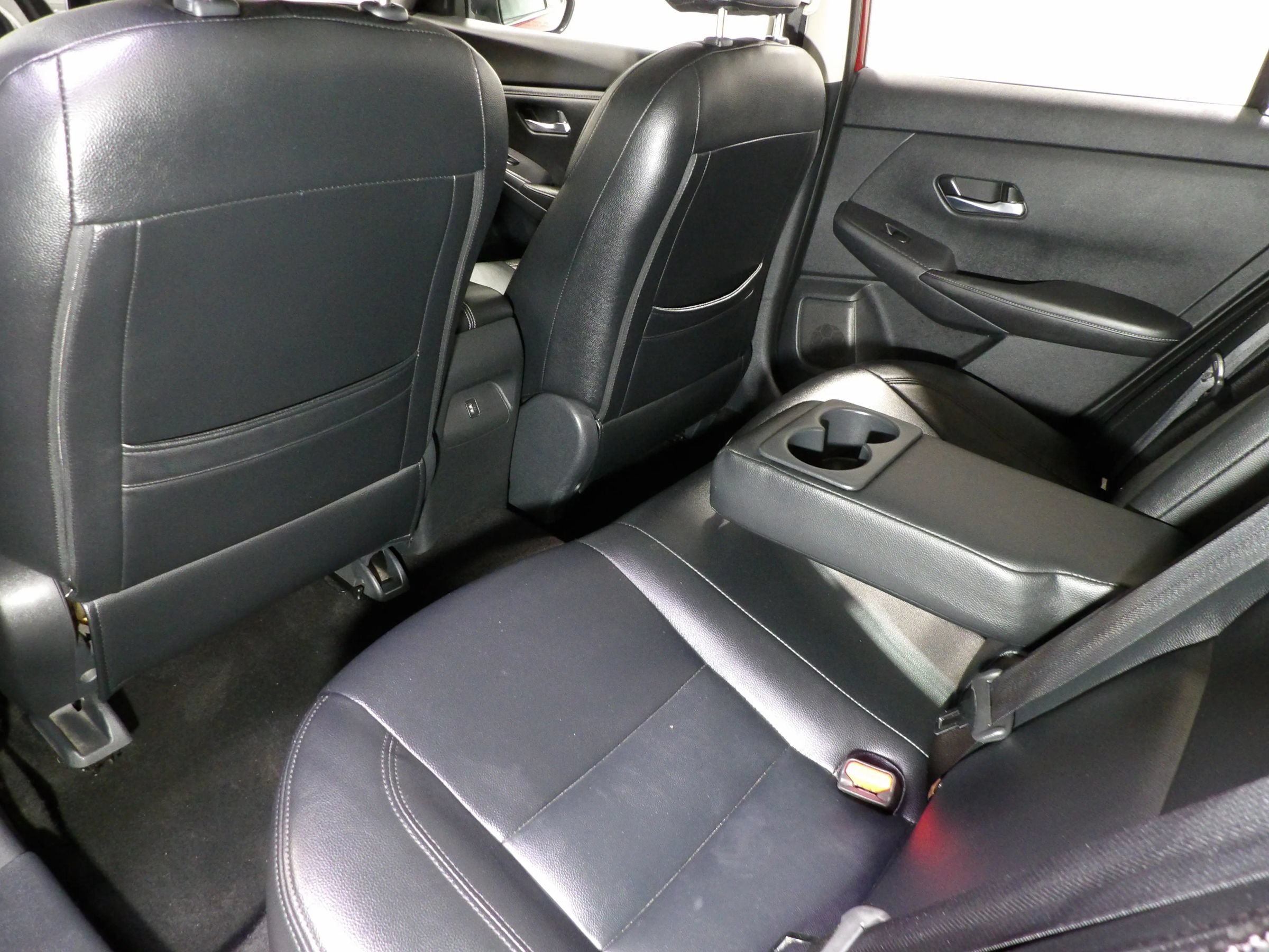 Used 2020 Nissan Sentra SV FWD image 11
