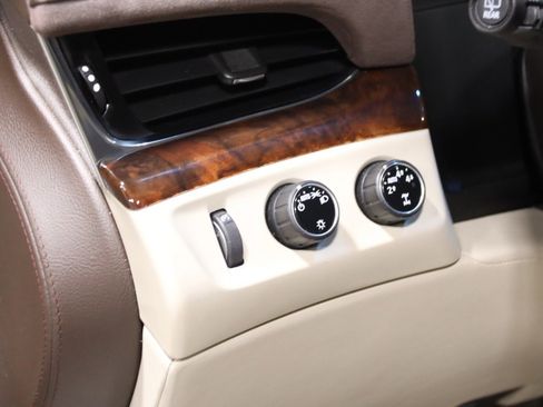 Used 2015 Cadillac Escalade Luxury AWD/4WD image 64