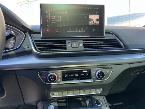 Used 2025 Audi Q5 2.0T Premium w/ Convenience Plus Package image 29