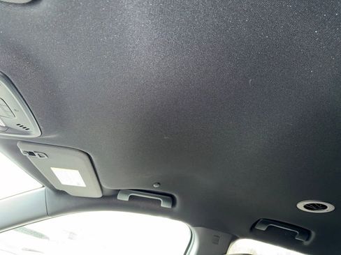 Used 2023 Chevrolet Traverse LT w/ Rear Camera Mirror Package image 22