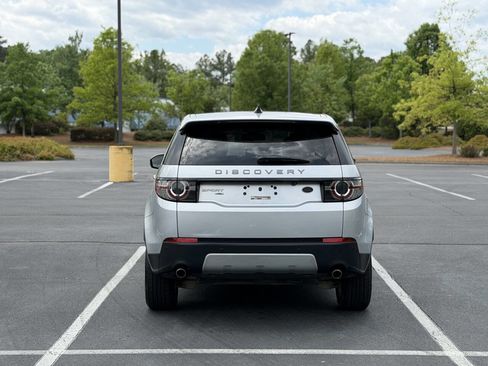 Used 2018 Land Rover Discovery Sport HSE image 6