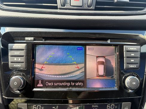 Used 2018 Nissan Rogue SV w/ Premium Package AWD/4WD image 9