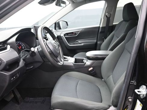 Used 2022 Toyota RAV4 LE image 12