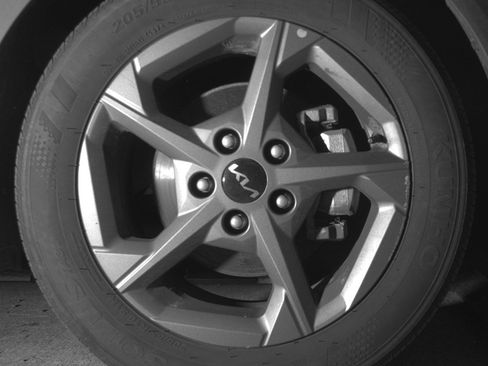 Used 2025 Kia K4 LXS image 13