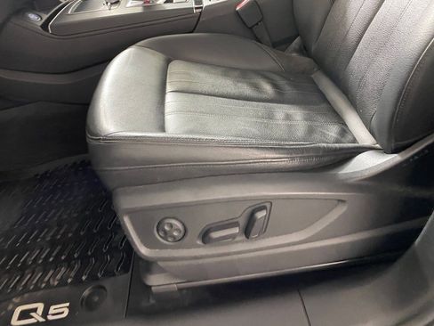 Used 2020 Audi Q5 e Prestige image 12