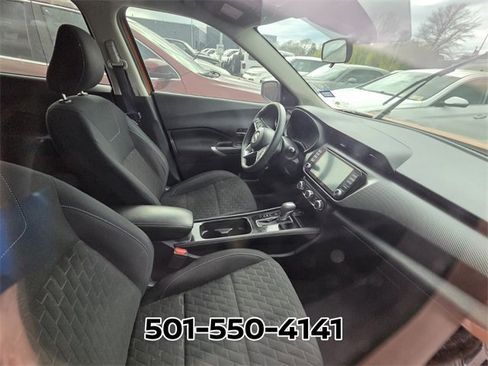 Used 2023 Nissan Kicks SV image 9