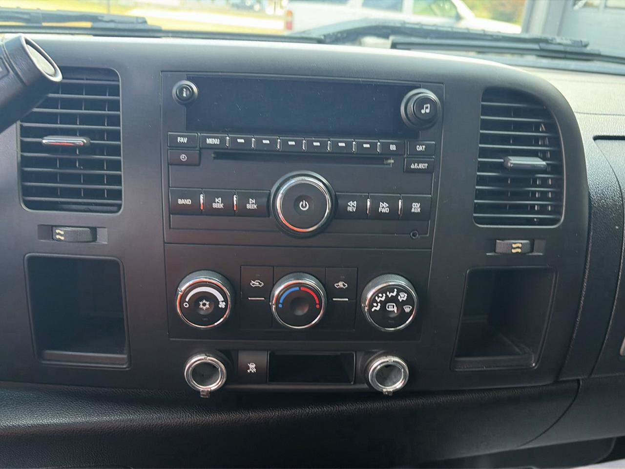 Used 2010 GMC Sierra 1500 SLE RWD image 11
