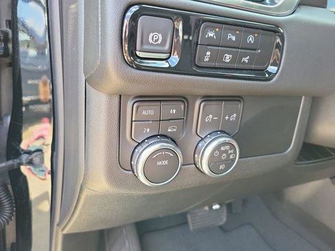 New 2026 GMC Yukon Denali AWD/4WD image 13