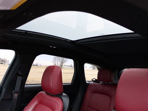 Used 2024 Lincoln Corsair Reserve w/ Equipment Group 201A image 17