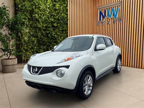 Used 2012 Nissan Juke SV AWD/4WD image 3