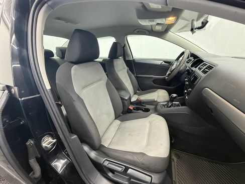 Used 2018 Volkswagen Jetta S w/ Cold Weather Package FWD image 5