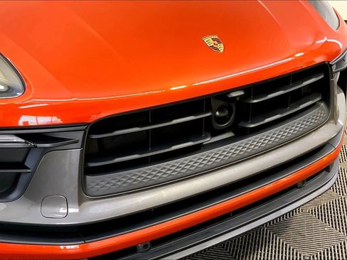 Used 2023 Porsche Macan Turbo image 34