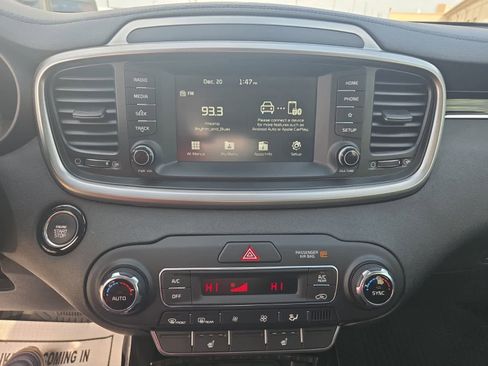 Used 2020 Kia Sorento EX image 16
