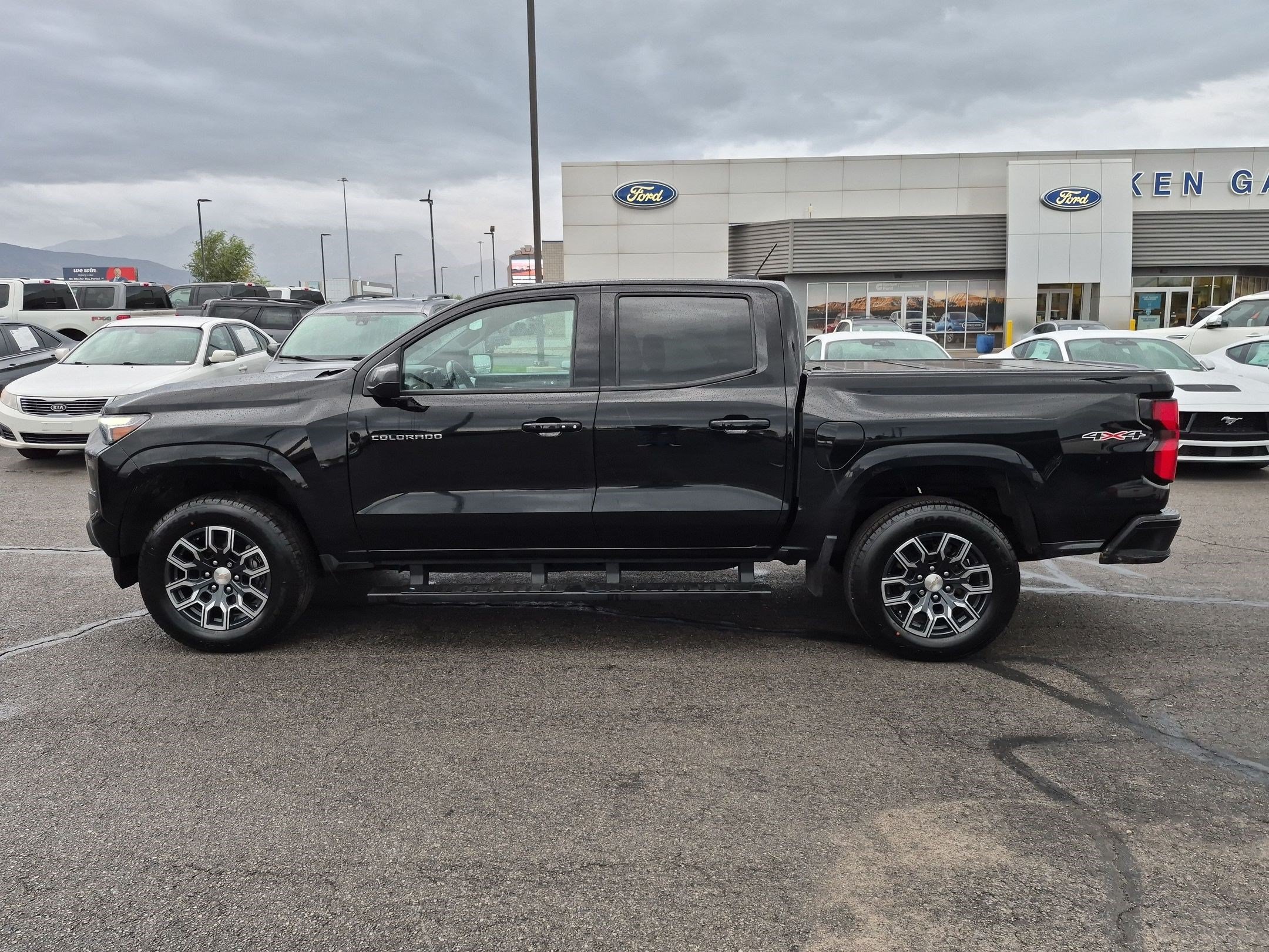 Used 2024 Chevrolet Colorado LT w/ LT Convenience Package III AWD/4WD image 10
