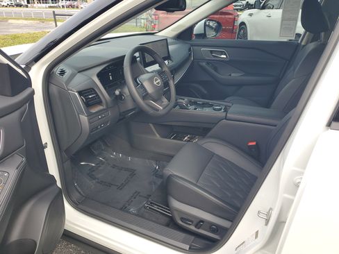 Certified 2026 Nissan Rogue Platinum w/ Platinum Premium Package image 12