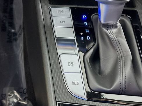 Used 2023 Hyundai Elantra Limited FWD image 19