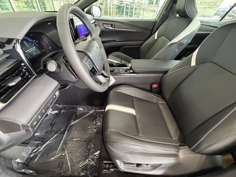Used 2026 Toyota Camry SE FWD image 16
