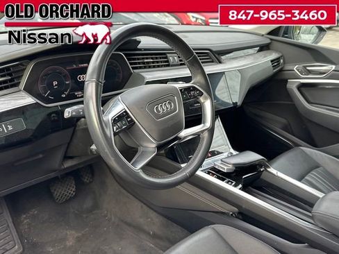 Used 2024 Audi Q8 e-tron Premium Plus image 16