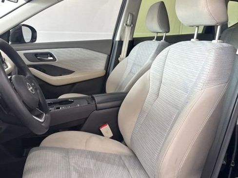 Certified 2023 Nissan Rogue SV FWD image 14